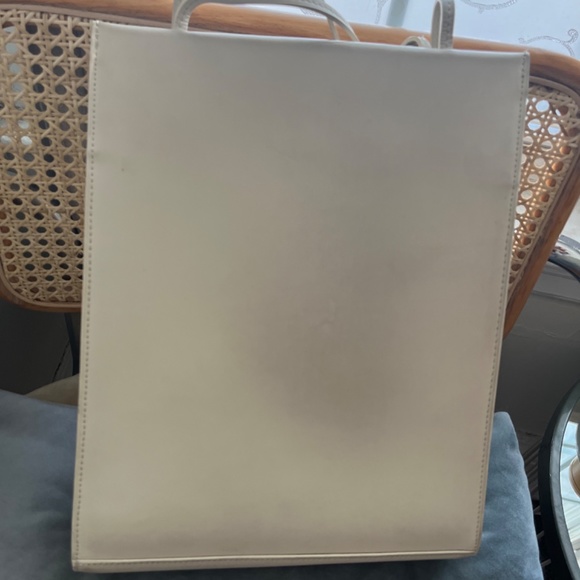 Jacquemus A4 Bag (guaranteed authentic) - Picture 5 of 8